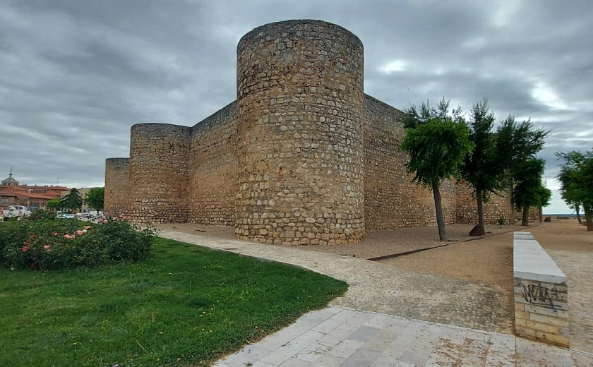 What to see near Bodegas Fariña?